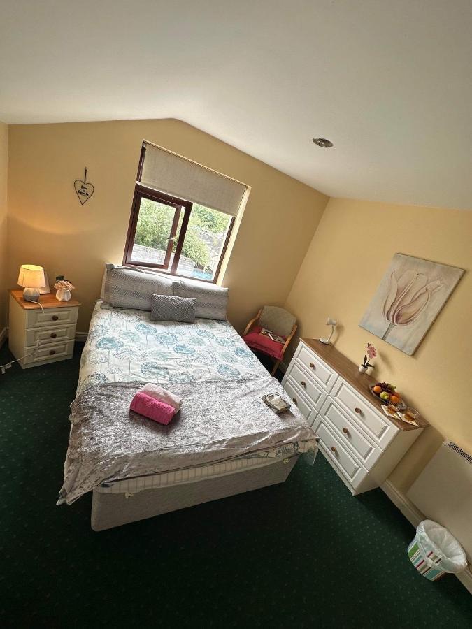 Edwards Cosy B&B 戈尔韦 外观 照片