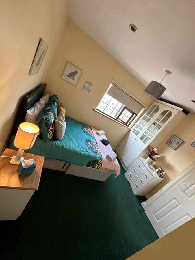 Edwards Cosy B&B 戈尔韦 外观 照片